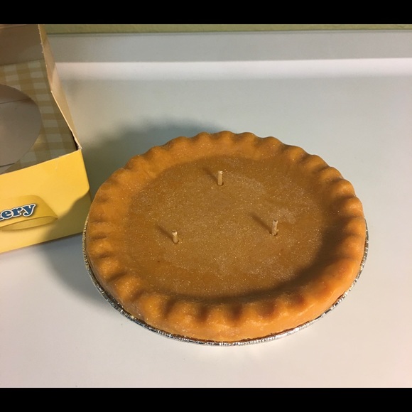 NIB Mia Bella’s Bakery Candle - Pumpkin - Picture 4 of 8